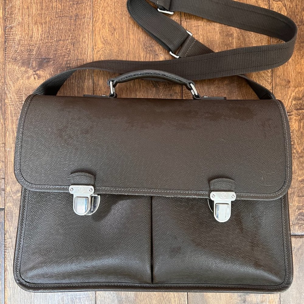 Men's Louis Vuitton Taiga Leather Briefcase in Brown